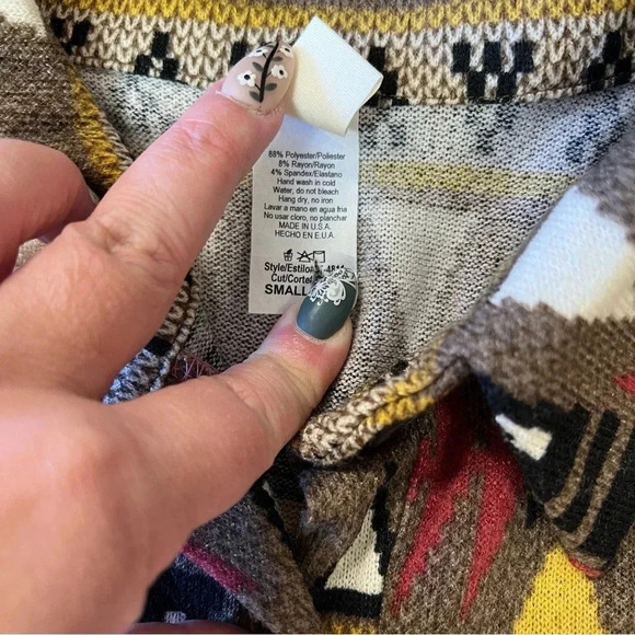 7th Ray pink Aztec button up SZ SM - Picture 4 of 4